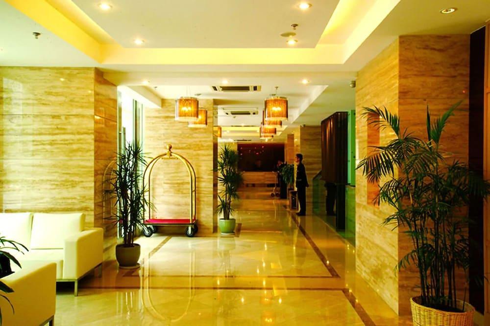 Rayfont Celebrity & Hotel 4*