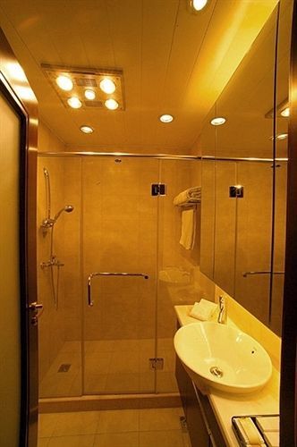 Hotel Rayfont Celebrity & 4*