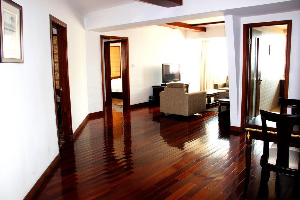 Rayfont Celebrity & Hotel